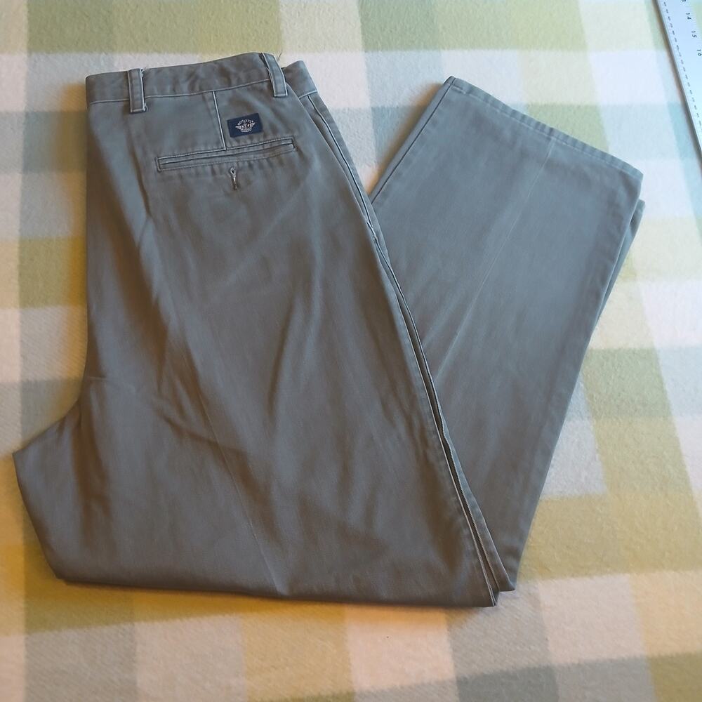 Dockers Pants Mens 34x31 Gray Khakis Outdoors Stylish Casual Comfort Mens